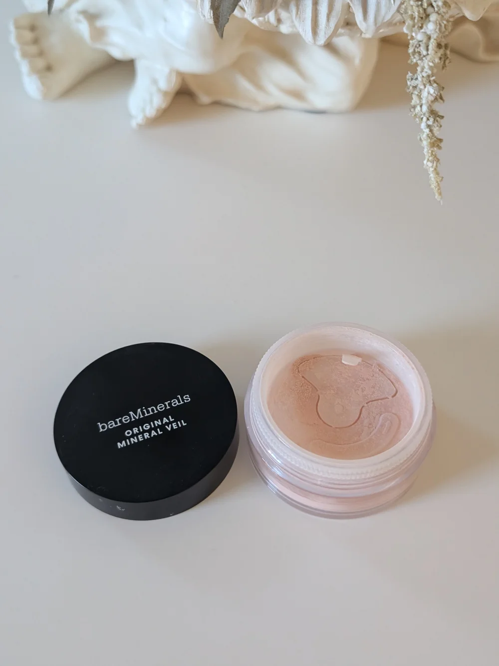 bareMinerals lightweight finishing
